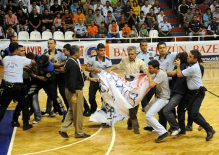 Olaylı basketbol maçı