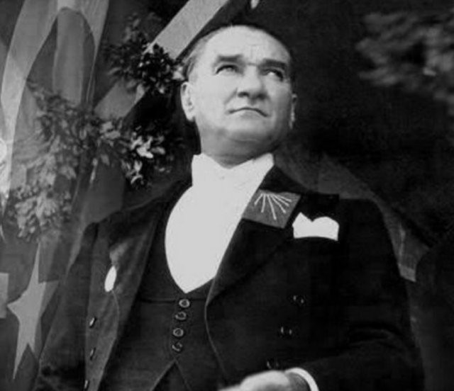 Eriş Ülger'den Atatürk'ün ölümü ile ilgili tartışma yaratacak