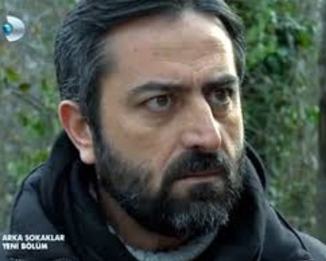 Nail Kırmızıgül kimdir