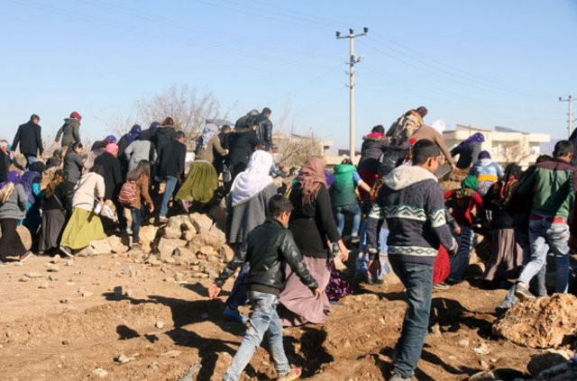 İki bin kişi İdil'den Cizre'ye yürüyüşe geçti