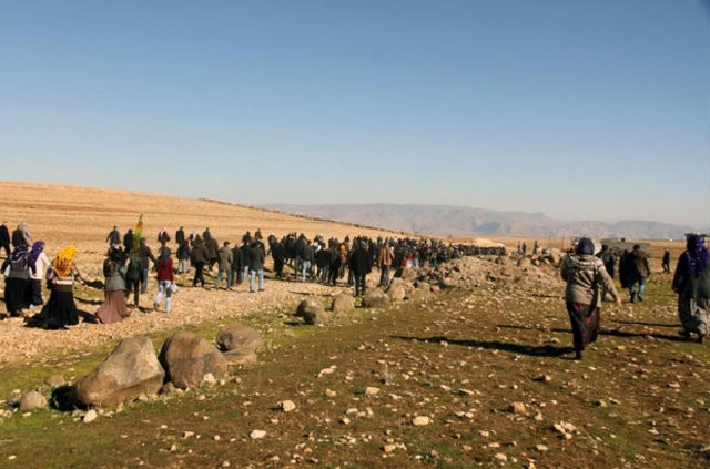 İki bin kişi İdil'den Cizre'ye yürüyüşe geçti