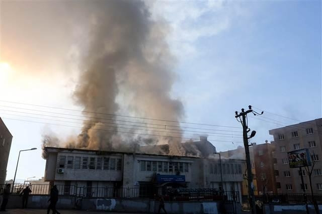 PKK'dan kütüphaneye bomba