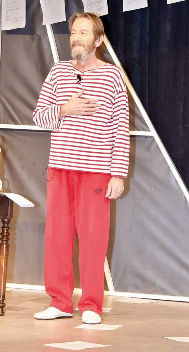 'Ferhangi Şeyler' 2000. kez sahnede