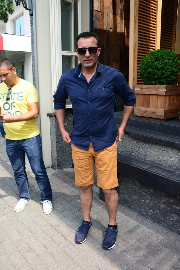 Rafet eşiyle iş konuştu