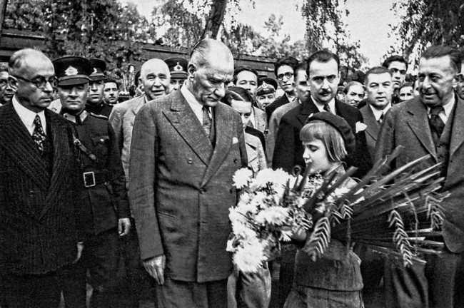 Arşivden çıkan Atatürk'ün bilinmeyen fotoğrafları