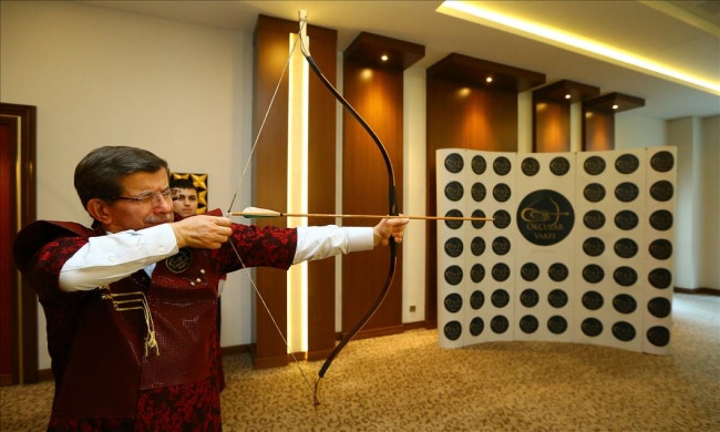 Başbakan Ok atışı yaptı