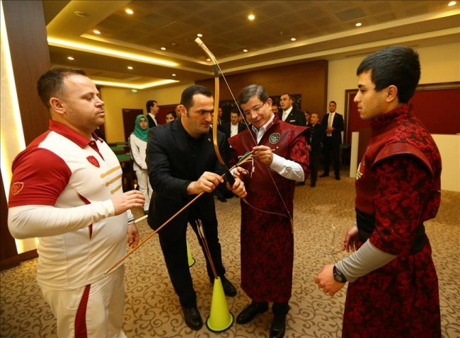 Başbakan Ok atışı yaptı