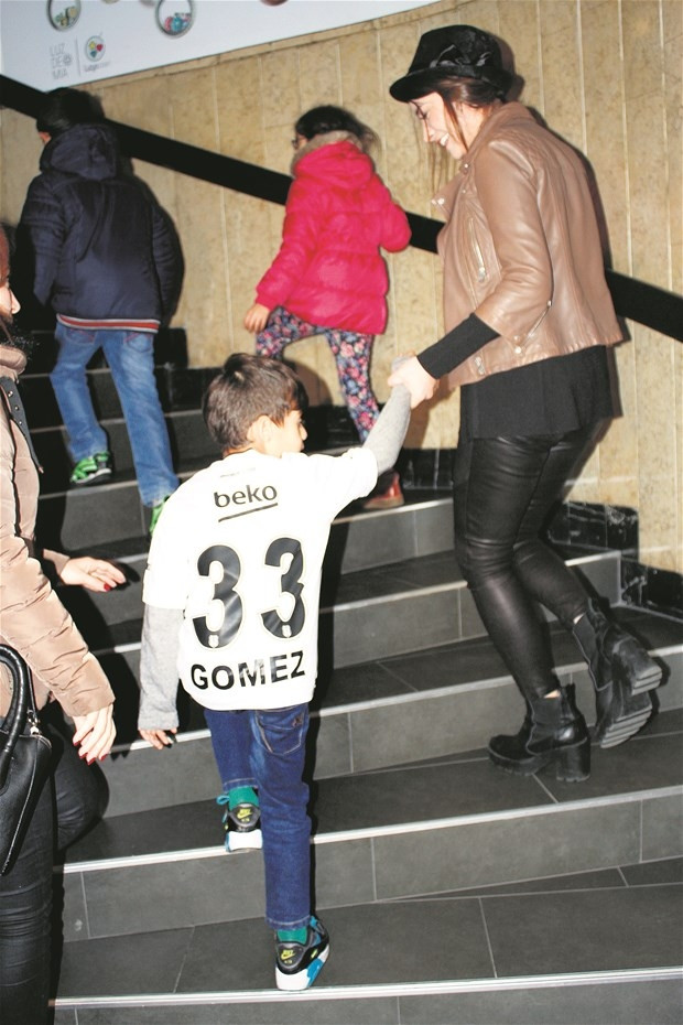 Mario Gomez forması diye tutturdu
