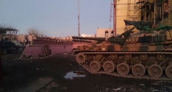 Teröristler Sur’u yok ediyor