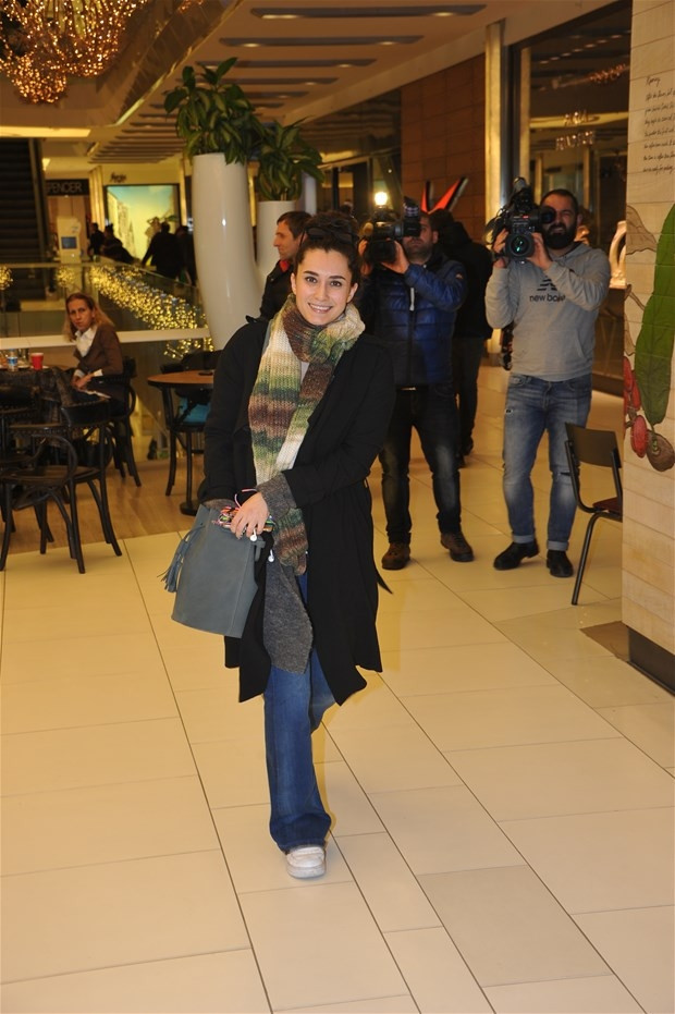 Hande'den öpüşmeye cevap yok
