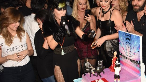 Hande Yener'e doğum gününde evlilik teklifi