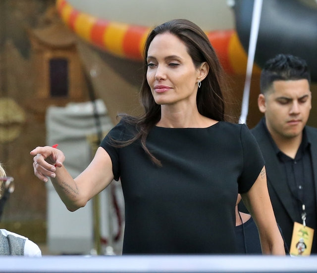 Angelina Jolie görüntüsüyle endişelendiriyor