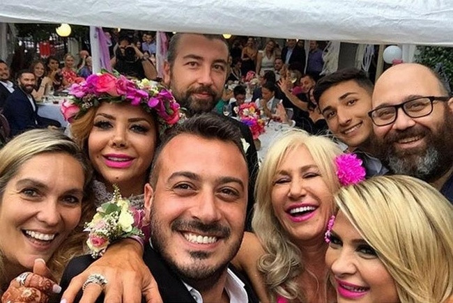Tanyeli 2 yıl sonra Avustralya'da düğün yaptı