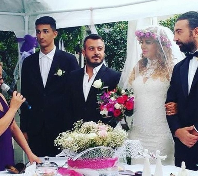 Tanyeli 2 yıl sonra Avustralya'da düğün yaptı