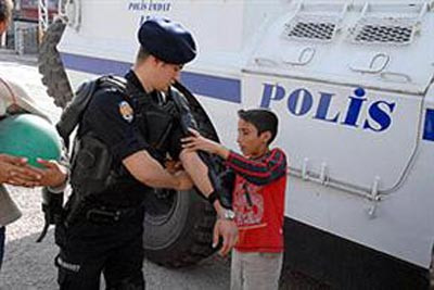 DTP eyleminden farklı kareler