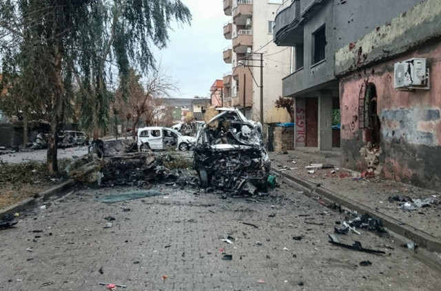 Güvenlik güçleri Cizre'de devriye geziyor