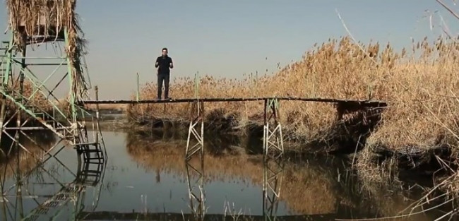 Akıllı telefonun üzerinden Tank geçirdiler