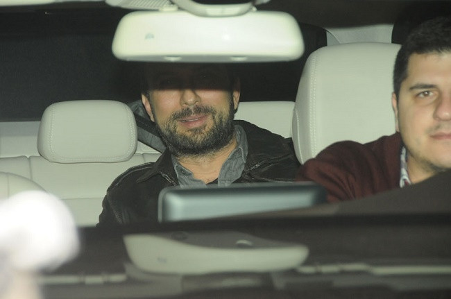 Müstakbel gelin Tarkan'ın yanına yerleşti