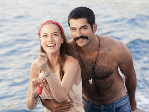 Burak Özçivit ve Fahriye Evcen çifti imam nikahı mı yaptı?