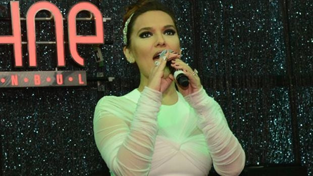 Demet Akalın'dan Okan Kurt’a da sitem dolu gönderme