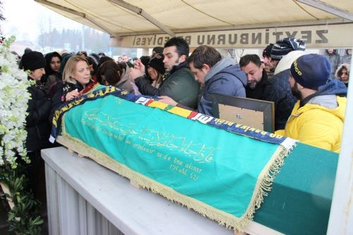 Minik Öykü, son yolculuğuna uğurlandı