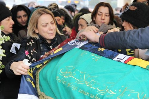 Minik Öykü, son yolculuğuna uğurlandı