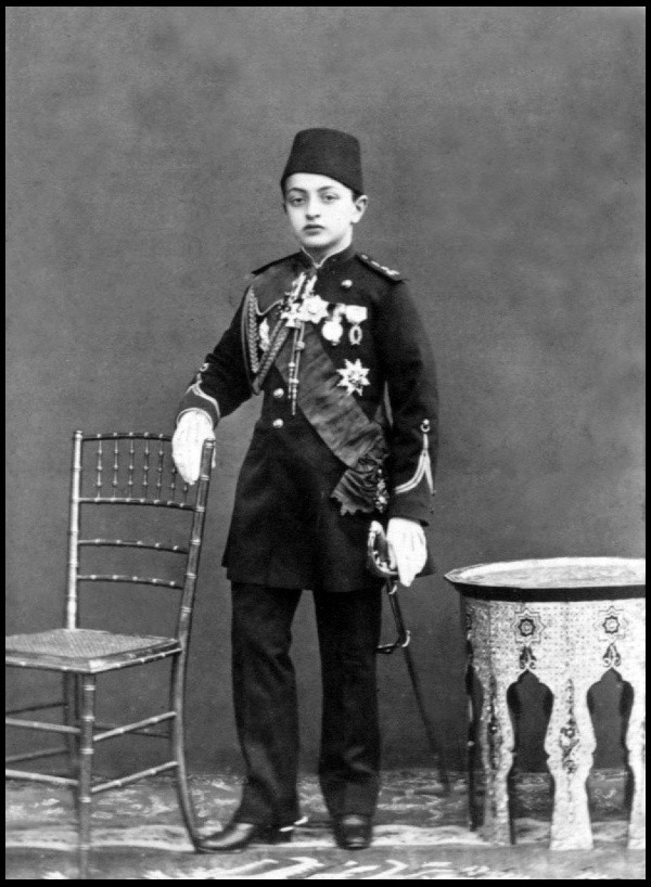 2. Abdülhamid’in aile albümü yayınlandı