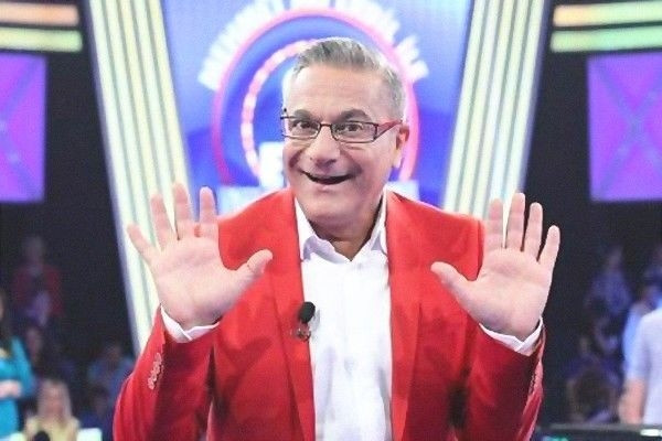 Mehmet Ali Erbil'e 19'luk sevgili