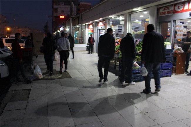 Terör baskısı olmayınca kepenkler kapanmıyor
