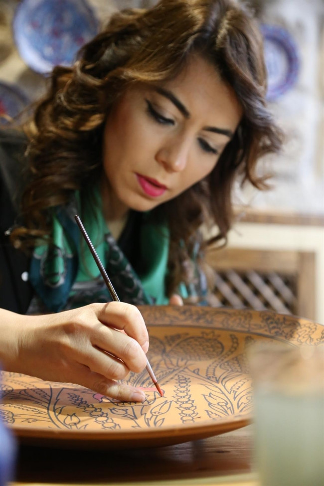 Yanardağ tüflerini sanat eserine dönüştürüyor