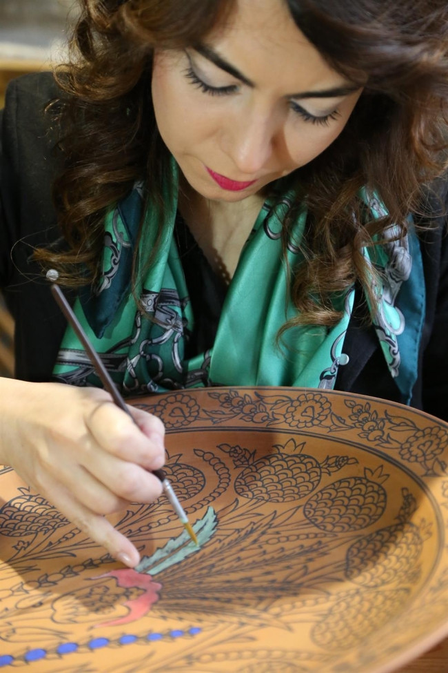 Yanardağ tüflerini sanat eserine dönüştürüyor
