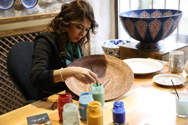 Yanardağ tüflerini sanat eserine dönüştürüyor