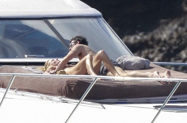 PATRICK DEMPSEY VE KARISININ BARIŞ TATİLİ