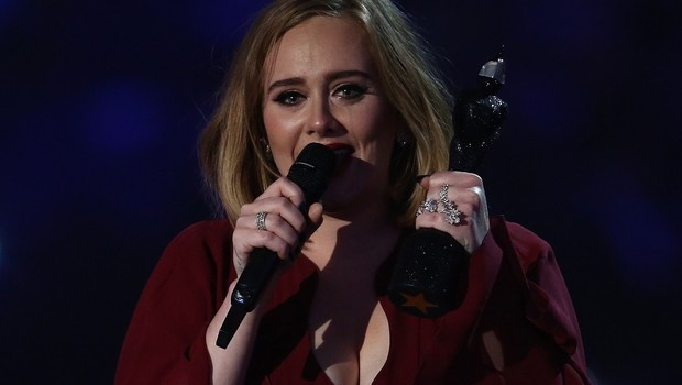 Adele'e 4 ödül birden !
