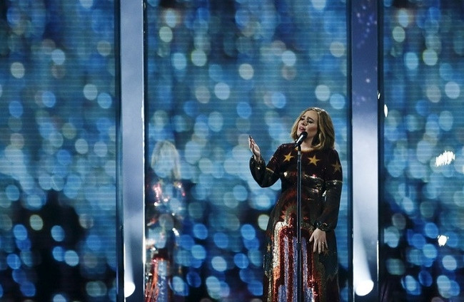 Adele'e 4 ödül birden !