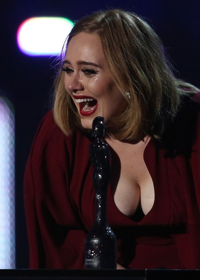 Adele'e 4 ödül birden !