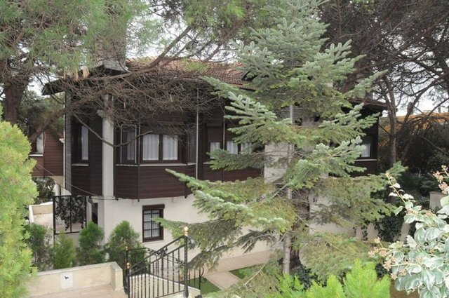 Ünlülerin evleri