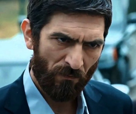 Karagül dizisi Refik (Ayhan Eroğlu) kimdir?