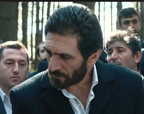 Karagül dizisi Refik (Ayhan Eroğlu) kimdir?