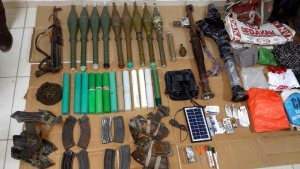 Silvan'da PKK'nın cephaneliği ele geçirildi