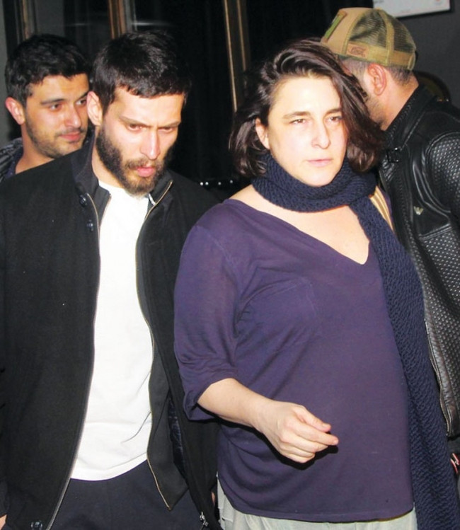 Beren Saat eğlenceyi fazla kaçırdı !
