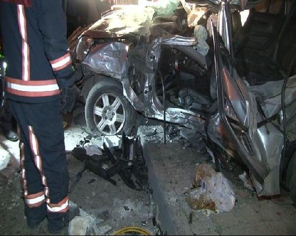 TIR otomobile çarptı: 1 ölü !