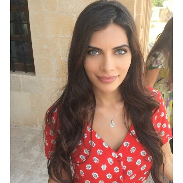 Ceren Hindistan yeni bir evli sevgili buldu