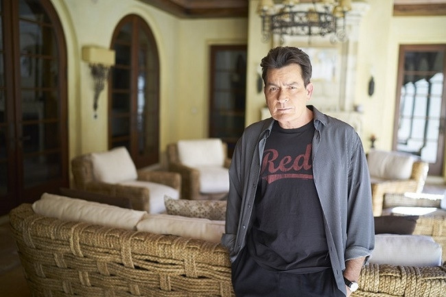 Charlie Sheen nafakayı düşürmek istiyor