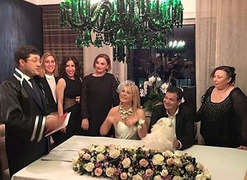 'Kısmetse Olur'un sunucusu Seda Akgül evlendi