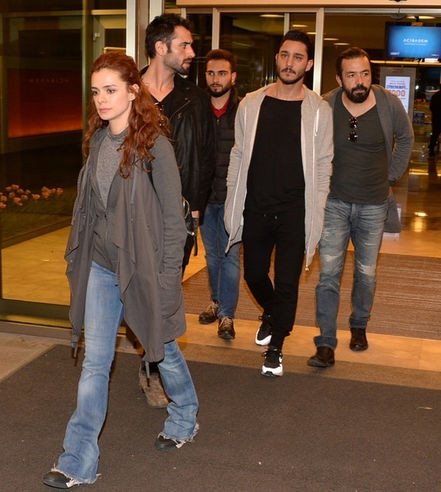 Kaan Taşaner kolunu kırdı