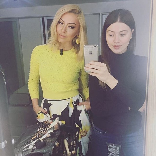 Hadise'nin kardeşi görücüye çıkıyor !