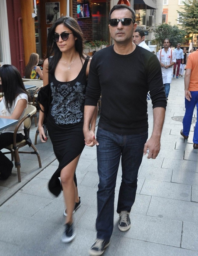 Rafet El Roman ile eşi arasında bebek krizi