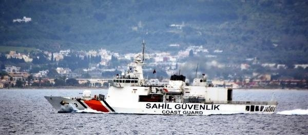 Ege'de mülteci teknesi battı: 8 kayıp