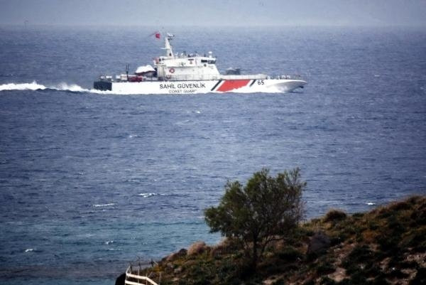 Ege'de mülteci teknesi battı: 8 kayıp